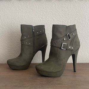 G by Guess NWT Deeka Boots